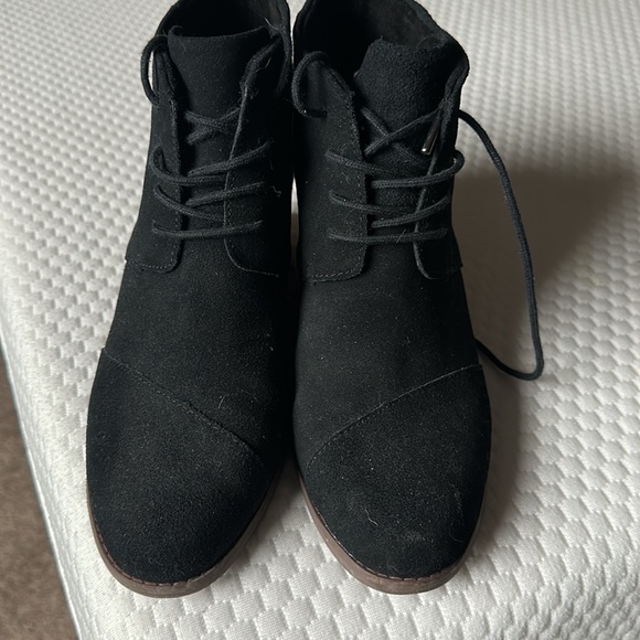 Toms booties - Picture 2 of 6